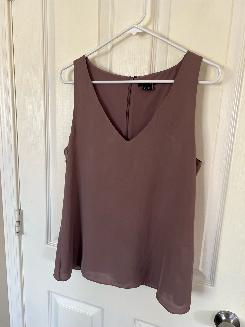 Theory Mauve Tank V-Neck Sleeveless Top - Picture 8 of 11